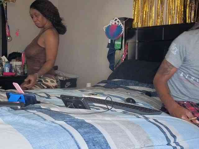 MrnMrsGoodi3tim3 webcam