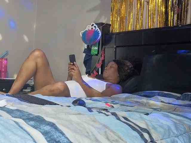 MrnMrsGoodi3tim3 webcam