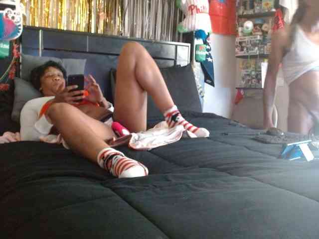MrnMrsGoodi3tim3 webcam