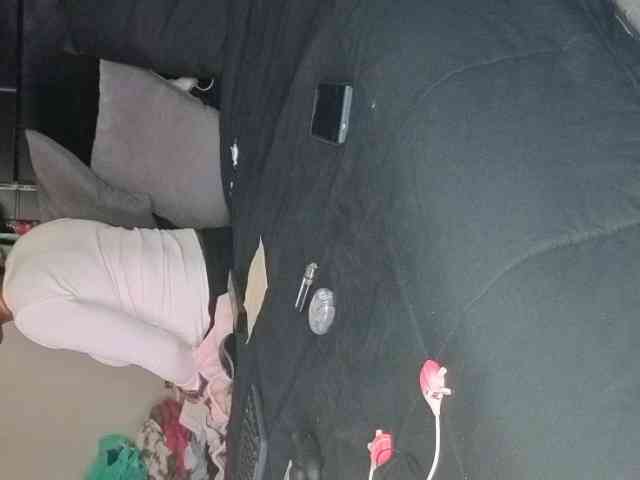 MrnMrsGoodi3tim3 webcam