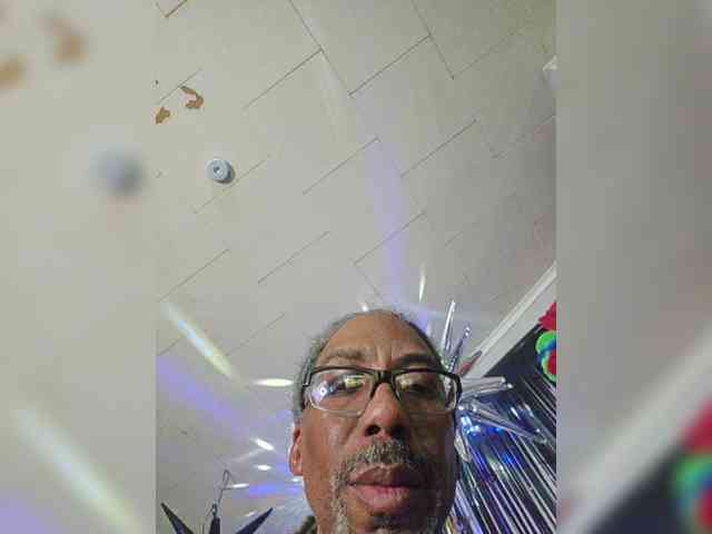 MrnMrsGoodi3tim3 webcam