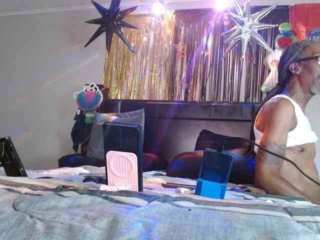 MrnMrsGoodi3tim3 webcam