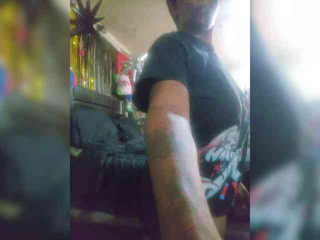 MrnMrsGoodi3tim3 webcam