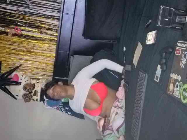 MrnMrsGoodi3tim3 webcam
