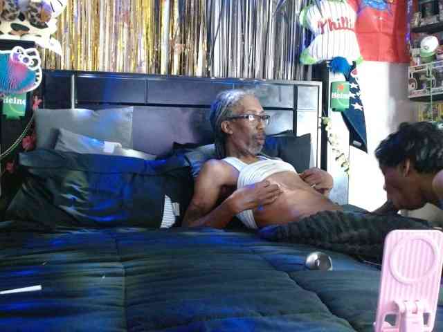 MrnMrsGoodi3tim3 webcam