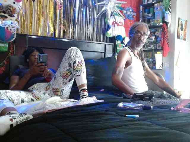 MrnMrsGoodi3tim3 webcam
