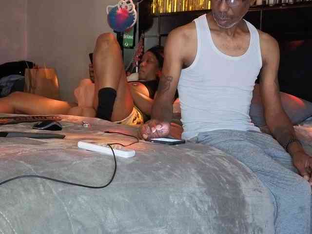 MrnMrsGoodi3tim3 webcam