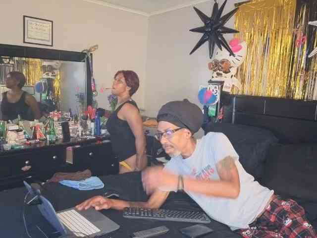 MrnMrsGoodi3tim3 webcam