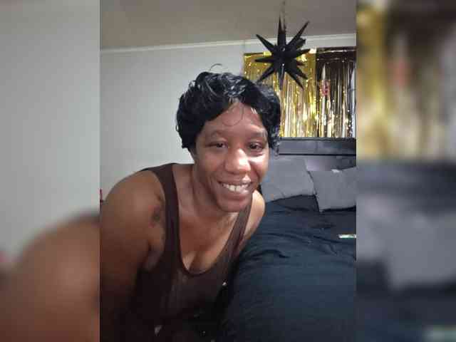 MrnMrsGoodi3tim3 webcam