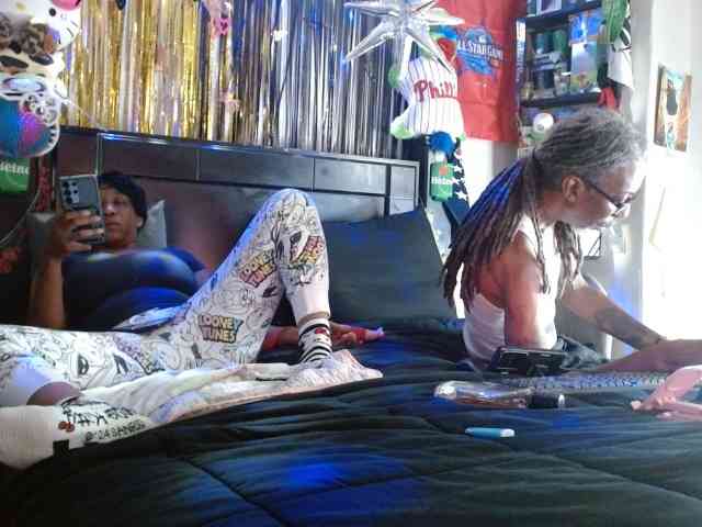 MrnMrsGoodi3tim3 webcam