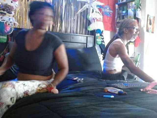 MrnMrsGoodi3tim3 webcam