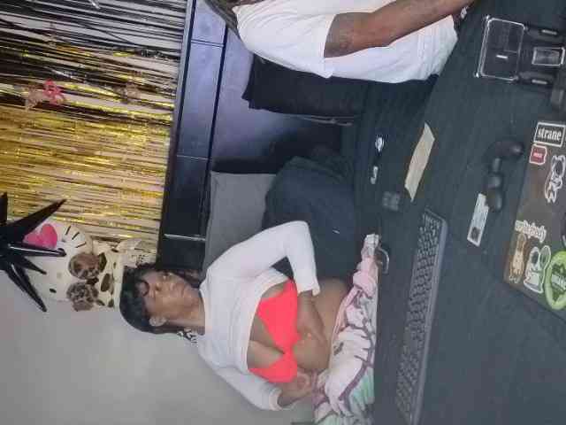 MrnMrsGoodi3tim3 webcam