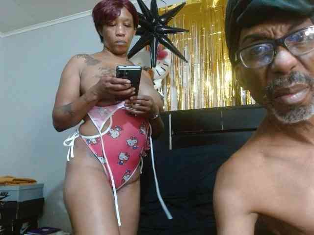 MrnMrsGoodi3tim3 webcam