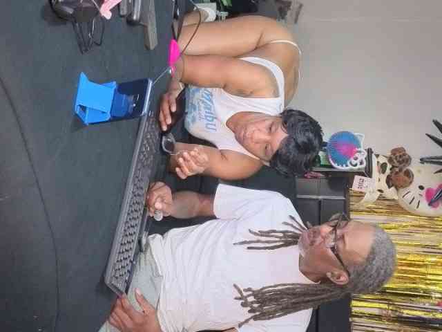 MrnMrsGoodi3tim3 webcam