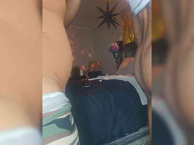 MrnMrsGoodi3tim3 webcam