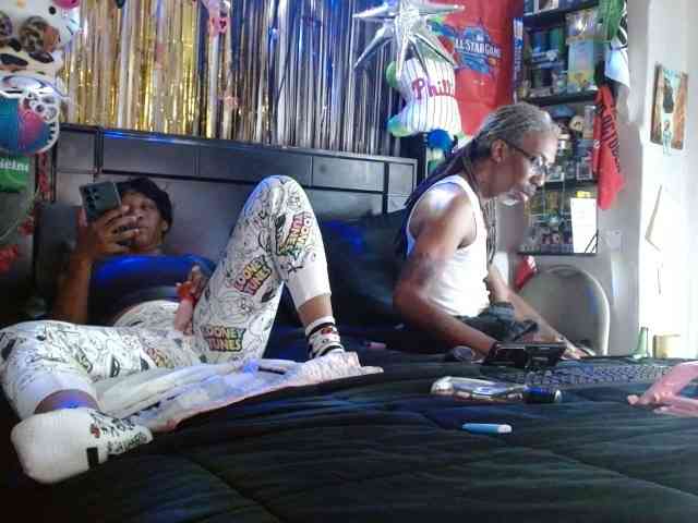 MrnMrsGoodi3tim3 webcam