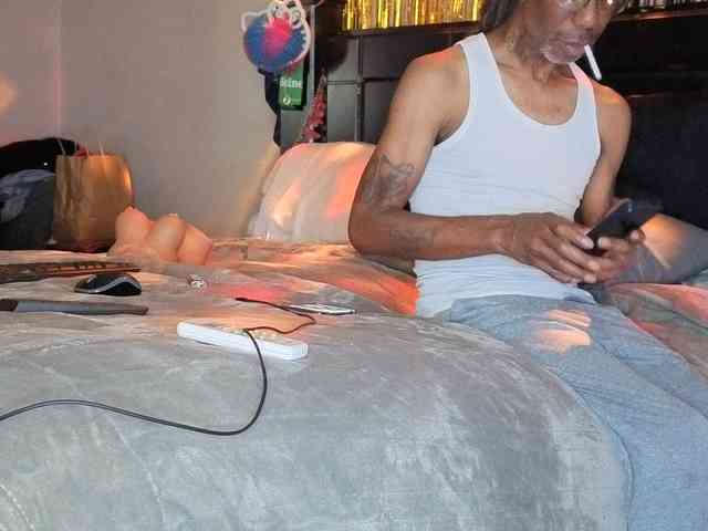 MrnMrsGoodi3tim3 webcam