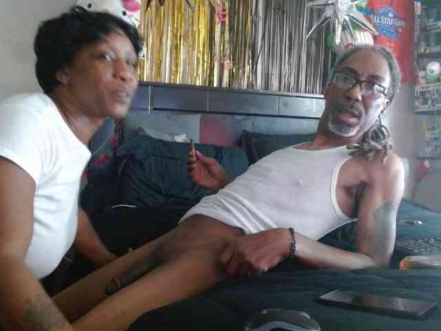 MrnMrsGoodi3tim3 webcam