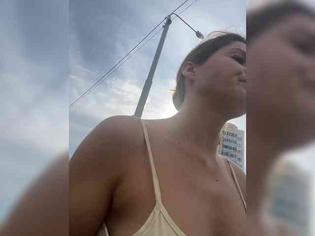 Hotkate77 webcam