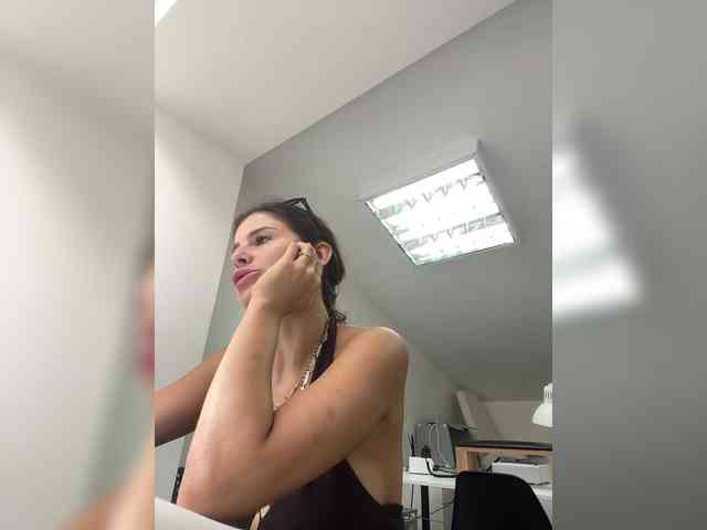Hotkate77 webcam