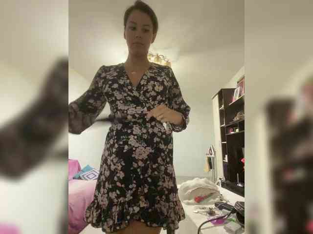 Hotkate77 webcam