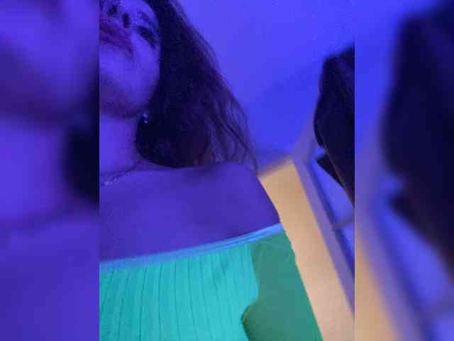 Hotkate77 webcam