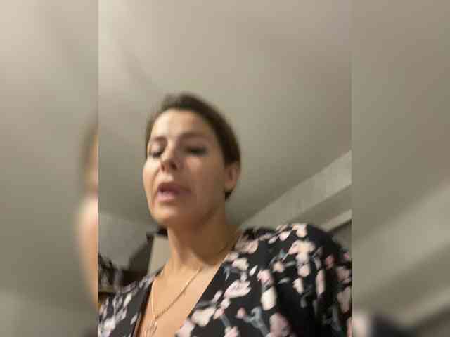 Hotkate77 webcam