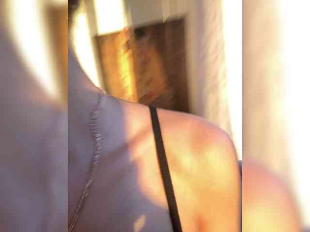 Hotkate77 webcam