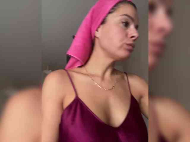 Hotkate77 webcam