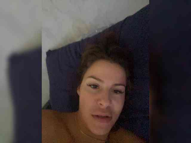 Hotkate77 webcam