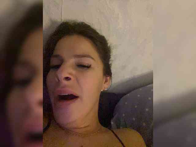 Hotkate77 webcam