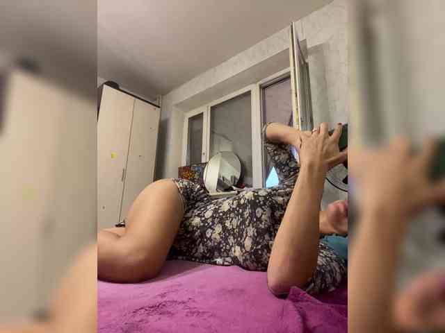 Hotkate77 webcam