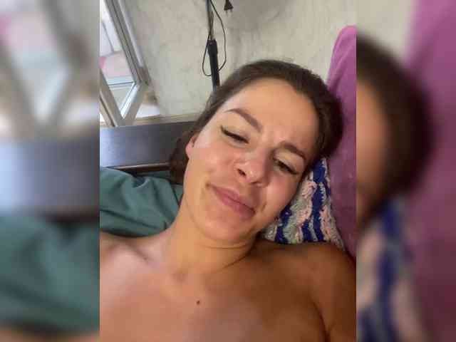 Hotkate77 webcam