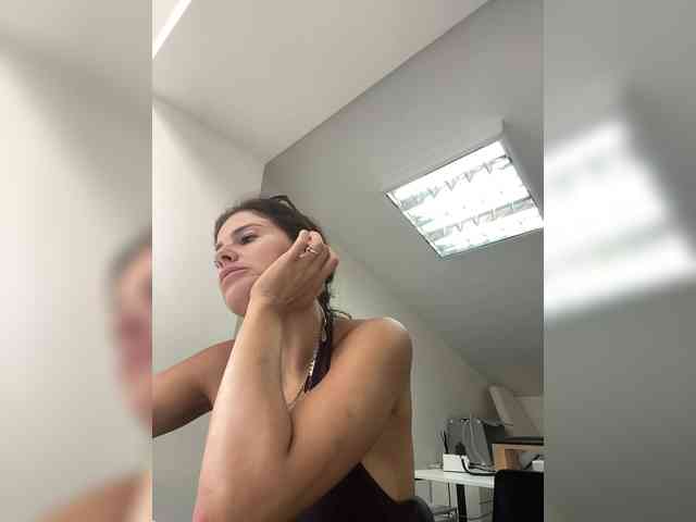 Hotkate77 webcam