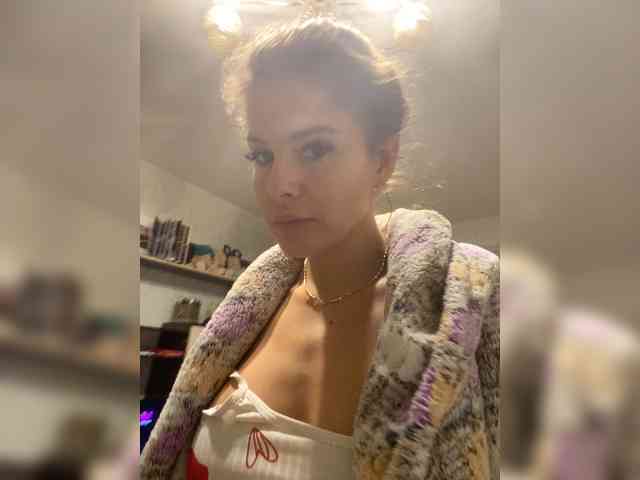 Hotkate77