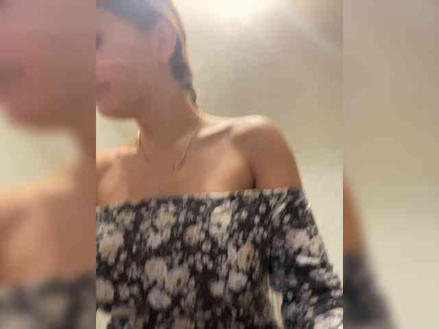 Hotkate77 webcam