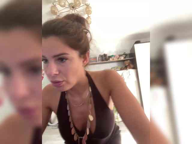 Hotkate77 webcam