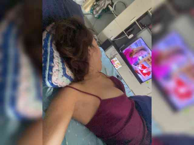 Hotkate77 webcam
