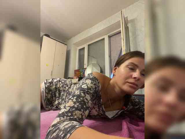 Hotkate77 webcam