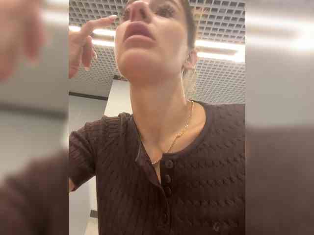 Hotkate77 webcam