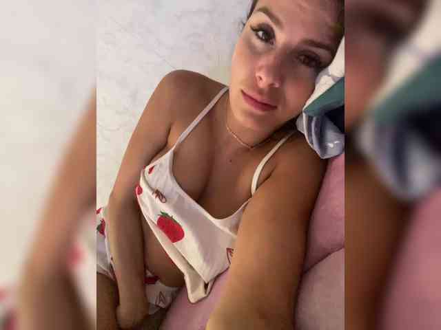 Hotkate77 webcam
