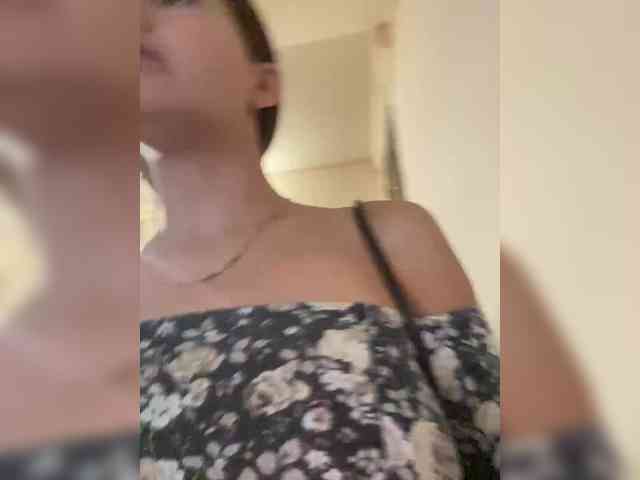 Hotkate77 webcam