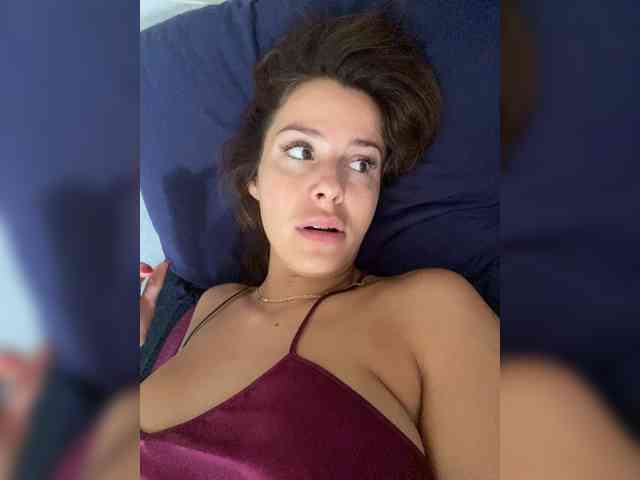 Hotkate77 webcam
