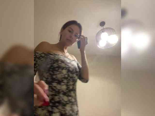 Hotkate77 webcam