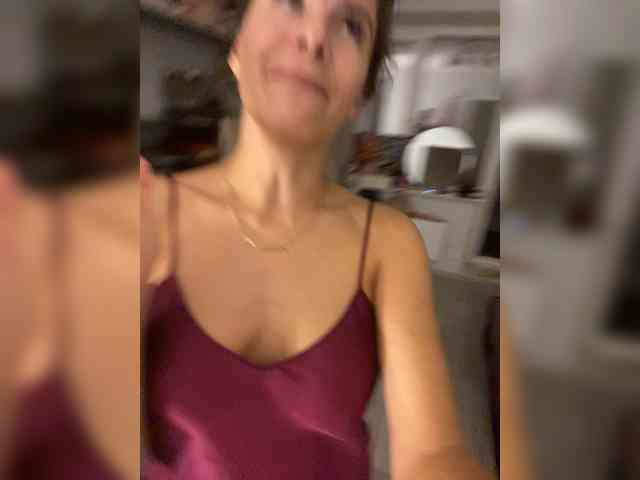 Hotkate77 webcam