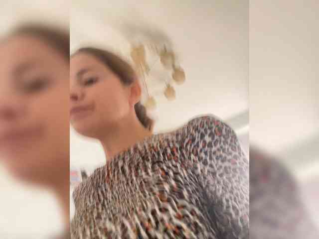 Hotkate77 webcam