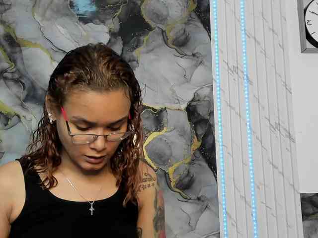 AmberYZafiro webcam