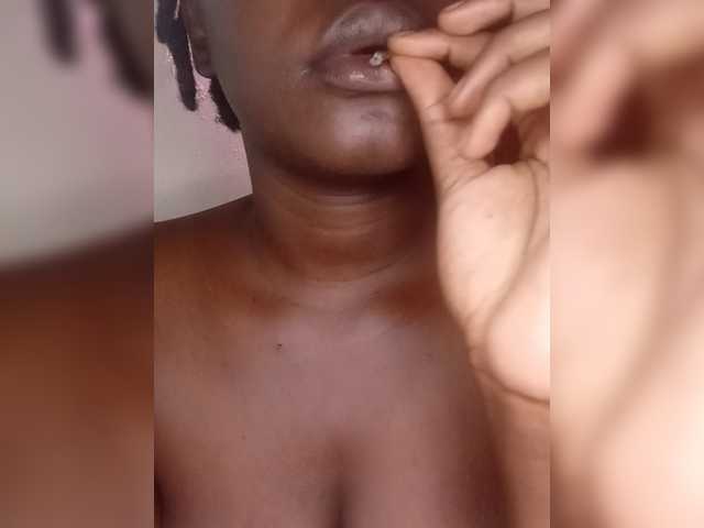 Lunaad live webcam show
