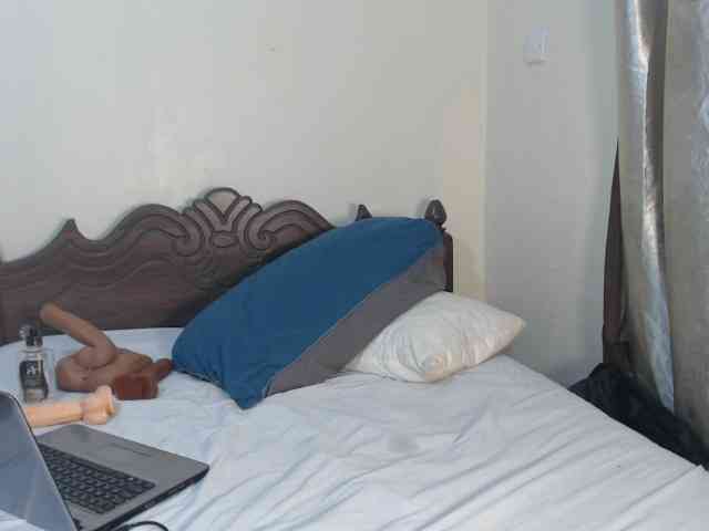 Caramelbabe Live Webcam on BongaCams