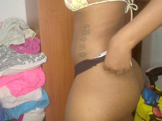 Sexxymeliz live cam on BongaCams